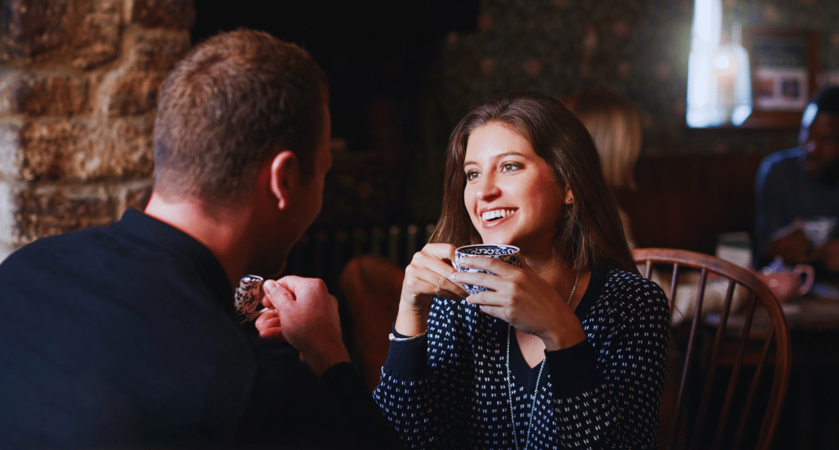 Professional Matchmaker or Dating App: What’s Right for Me?