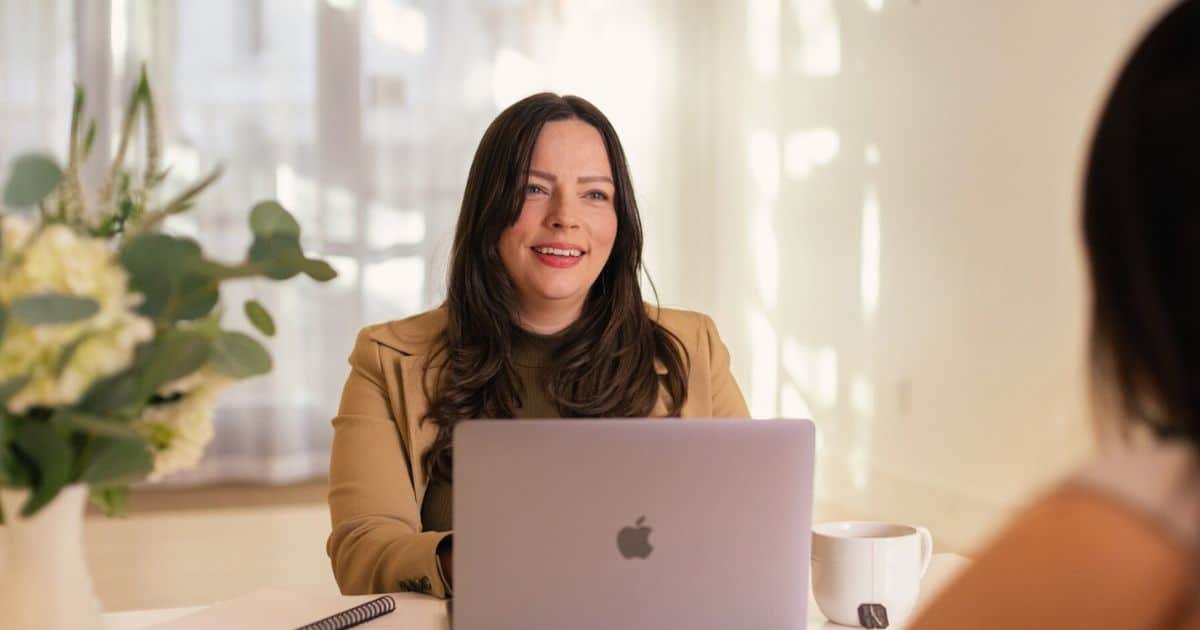I’m a Matchmaker. Here’s Why AI Matchmaking Doesn’t Cut it for Professionals.